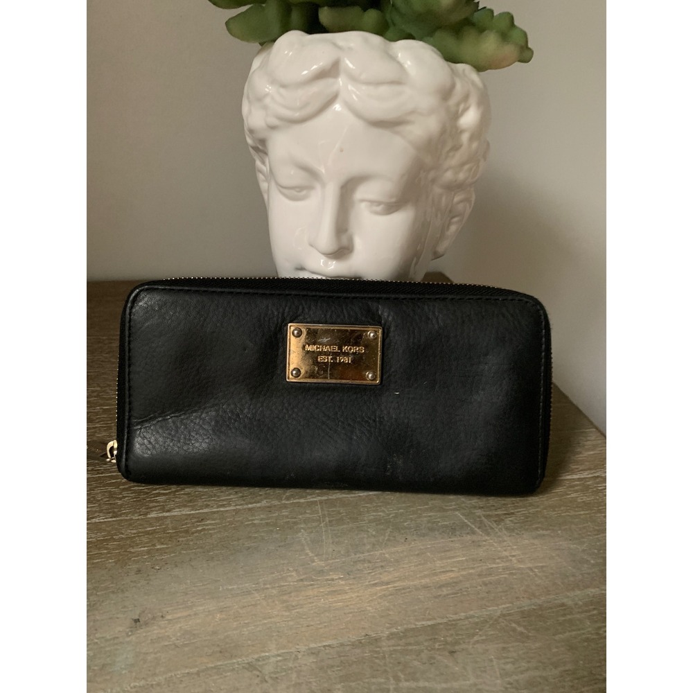 Michael Kors Black Leather Zip Around Continental Wallet Gold Logo Plaque